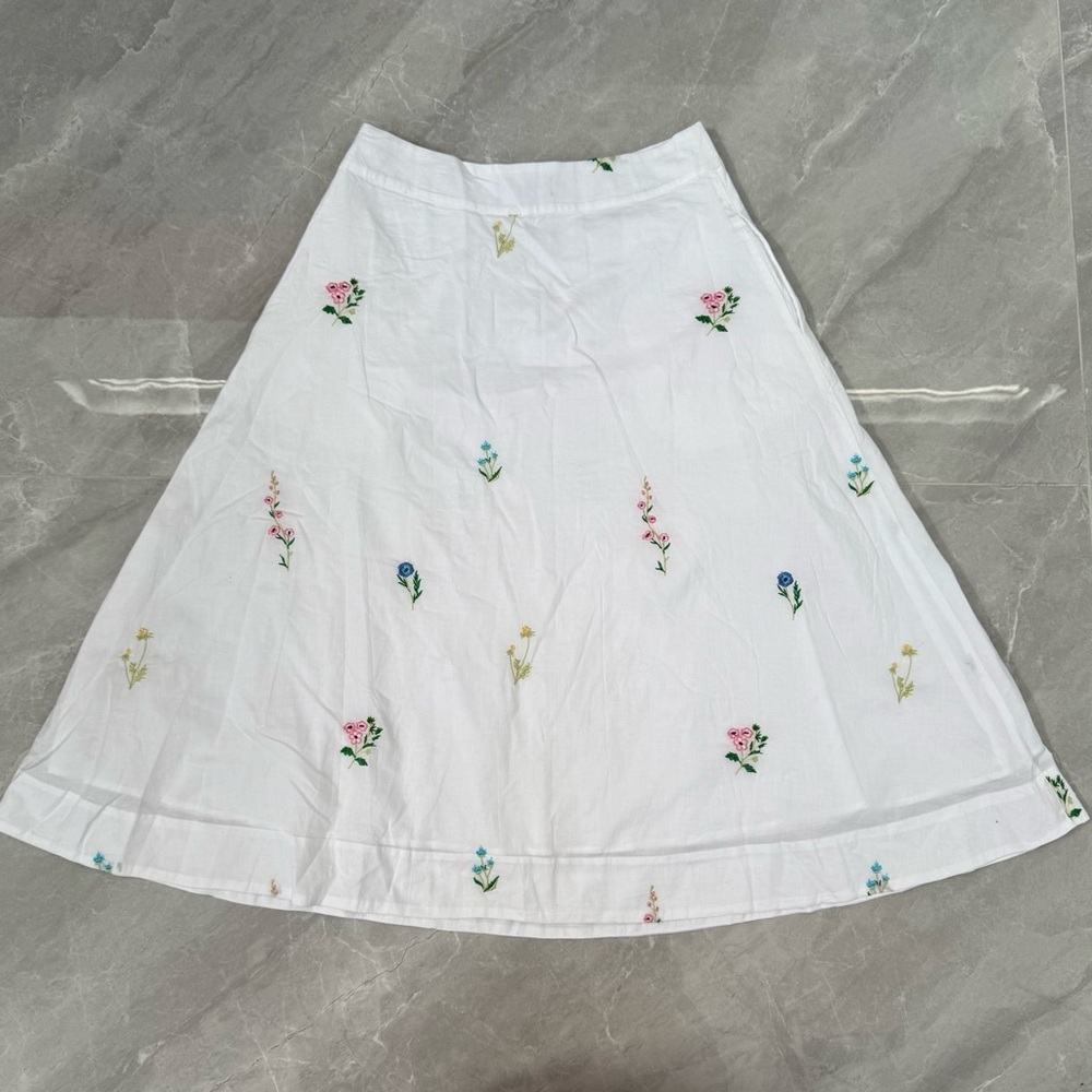 Women’s Talbots Embroidered Midi Skirt Tossed Wildflower Size 4 Pockets Cotton - Picture 10 of 16